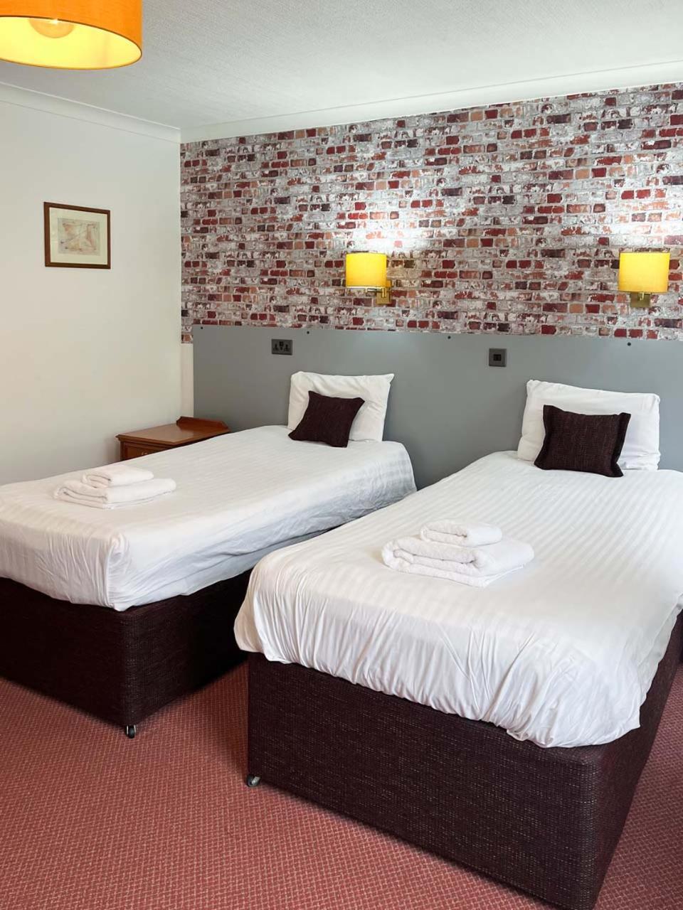 Oriel Hotel St Asaph Exteriör bild