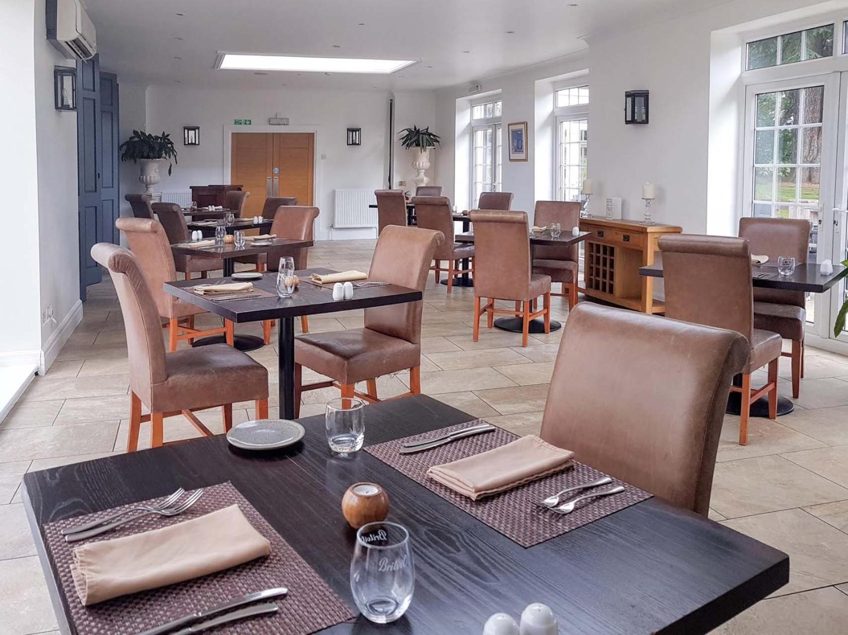 Oriel Hotel St Asaph Exteriör bild