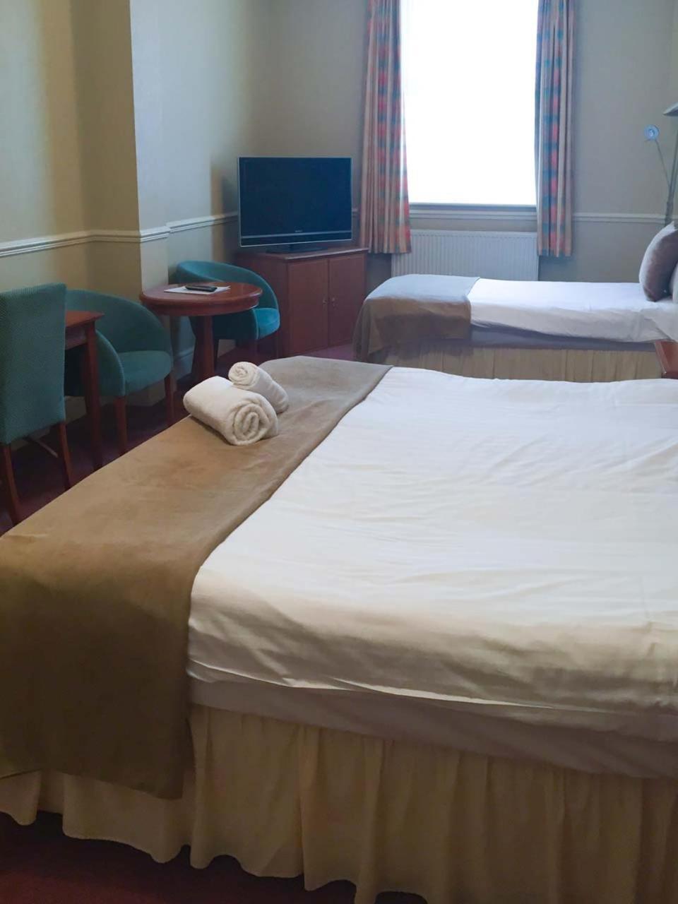 Oriel Hotel St Asaph Exteriör bild